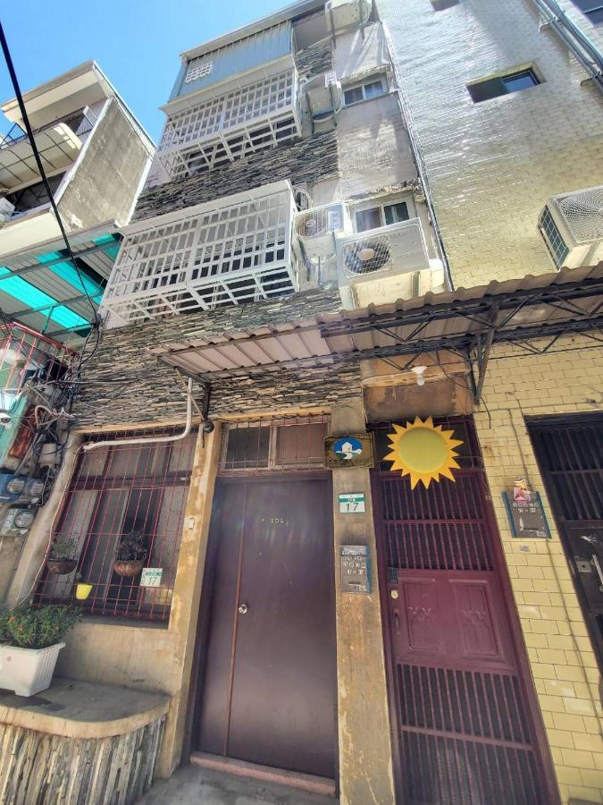 想來就來 Apartment Tainan Bagian luar foto